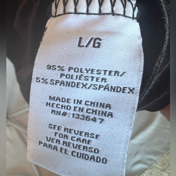 V-Neck Ruffle detail shoulder velvet bodysuit - Picture 7 of 9